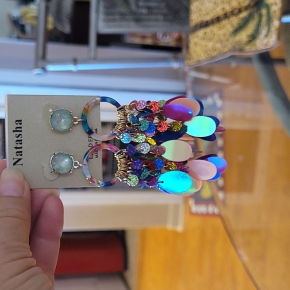 Earings - Picture 2 of 2